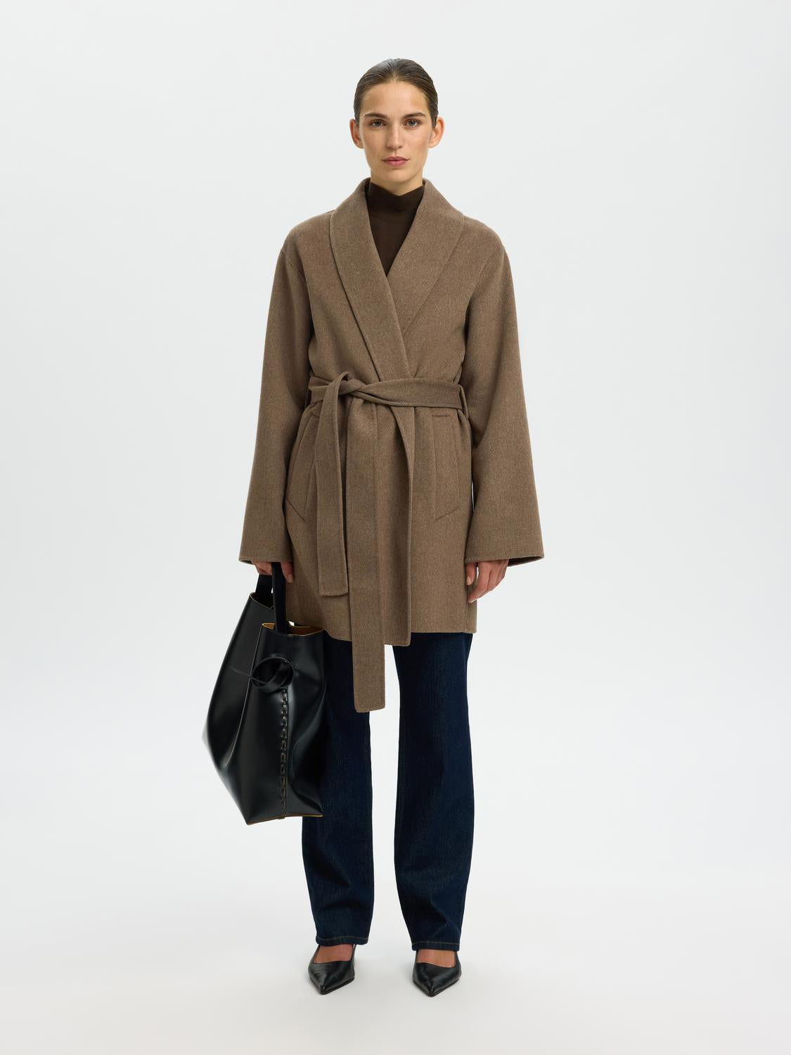 model_shot-front